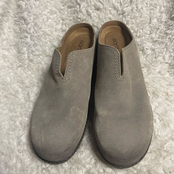 Earth leather suede khaki slip on loafers Round toe. Distressed/worn look SZ11M - Picture 1 of 10
